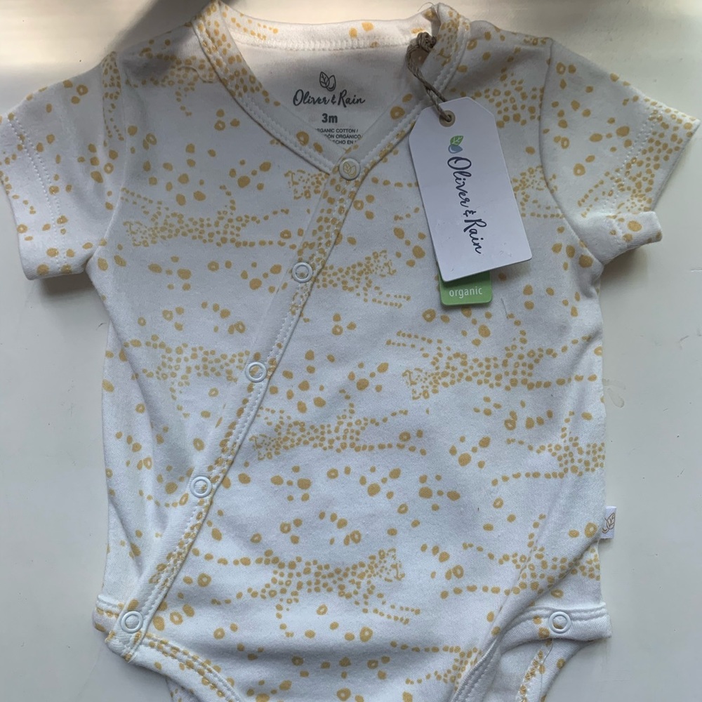 🔥3/$24 Oliver&Rain Gold Cheetah Baby Kimono - Picture 5 of 10
